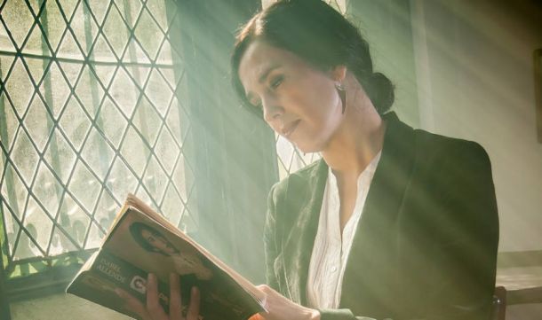 Mujer leyendo